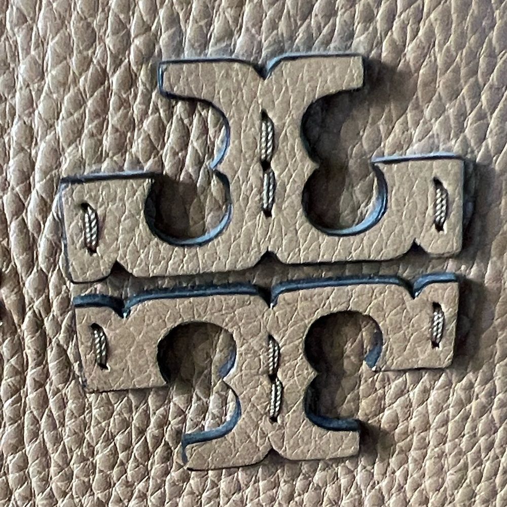Tory Burch McGraw Chain Slouchy Leather Tote Bag - Picture 6 of 13